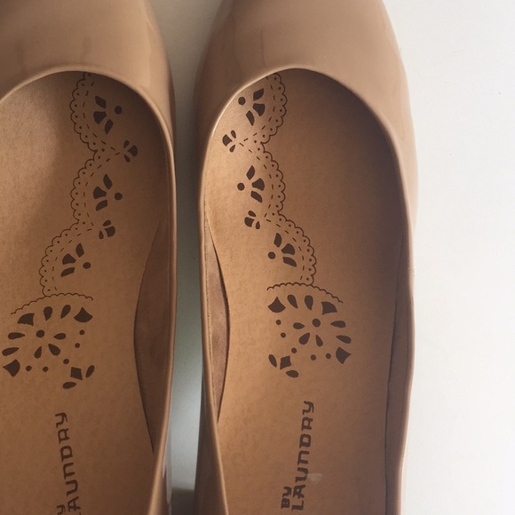 Ada style Chinese Laundry - Picture 4 of 16